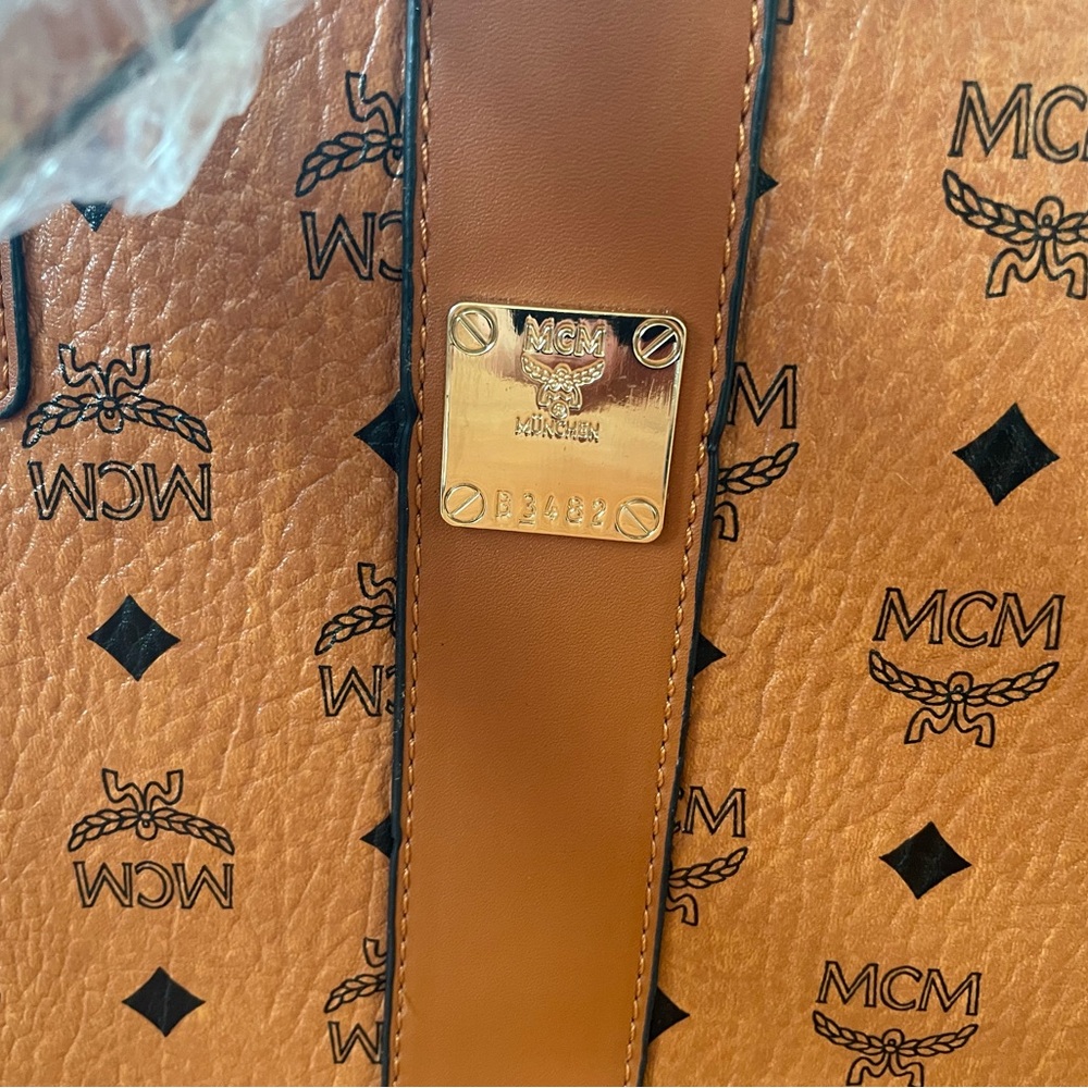 Handbag - Picture 3 of 5